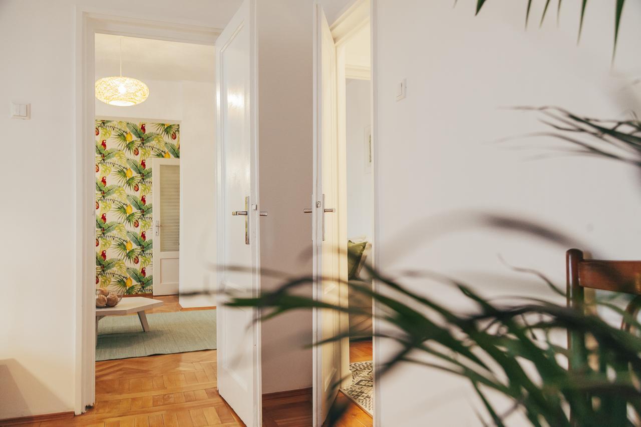Old Town View Apartment Bukarest Exteriör bild